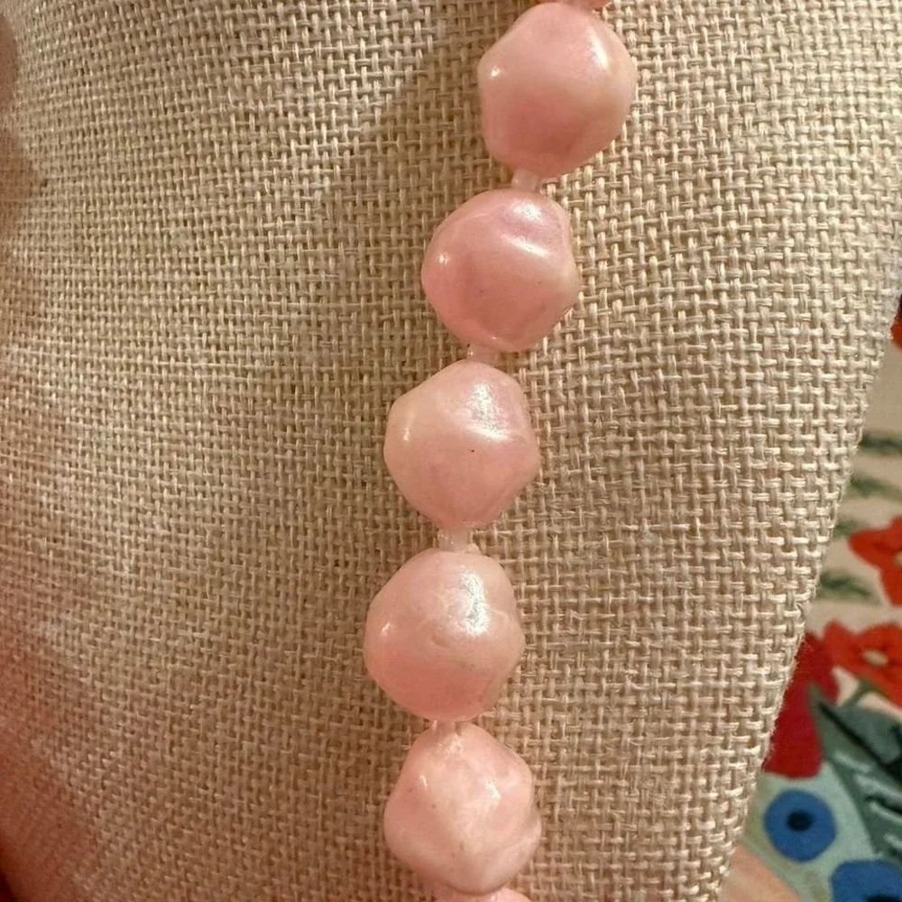 Vintage‎ Pink Molded Plastic Bead Necklace Hong Kong Mid Century Pearlescent